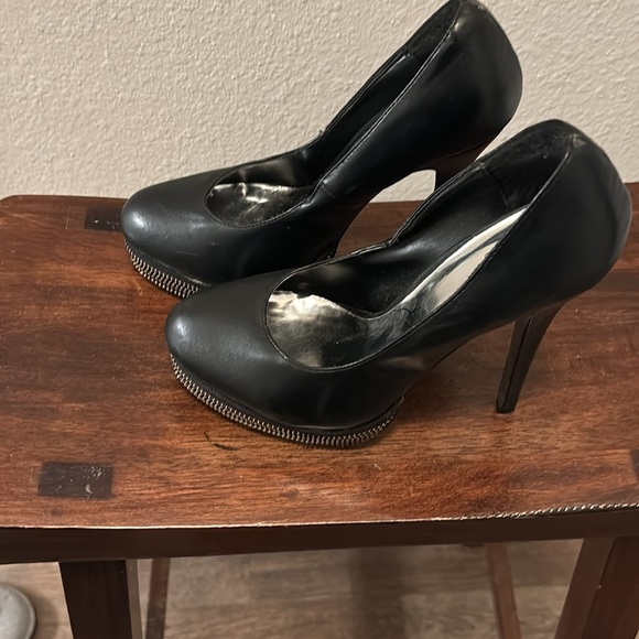 Zipper Heels - Picture 2 of 5